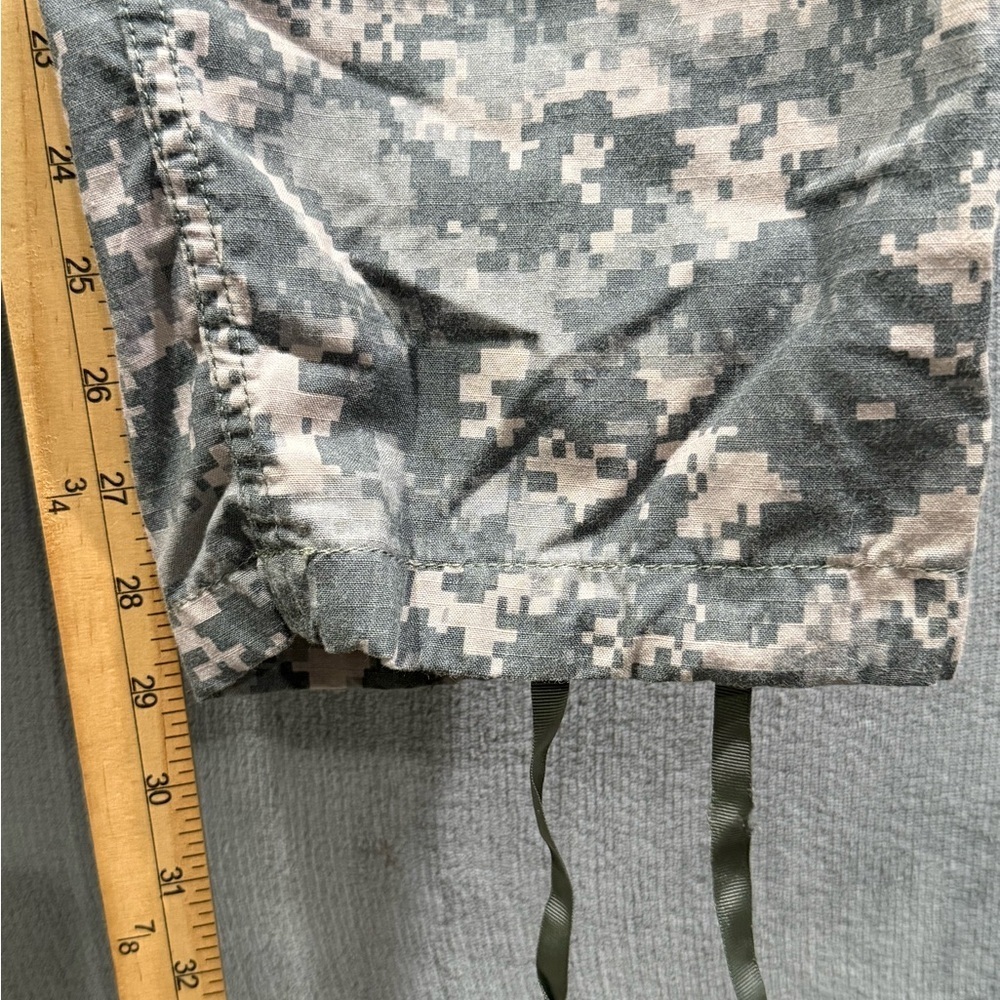 U.S. Army Combat Uniform Trousers ACU Digital Camo Size Medium Short - Picture 5 of 9